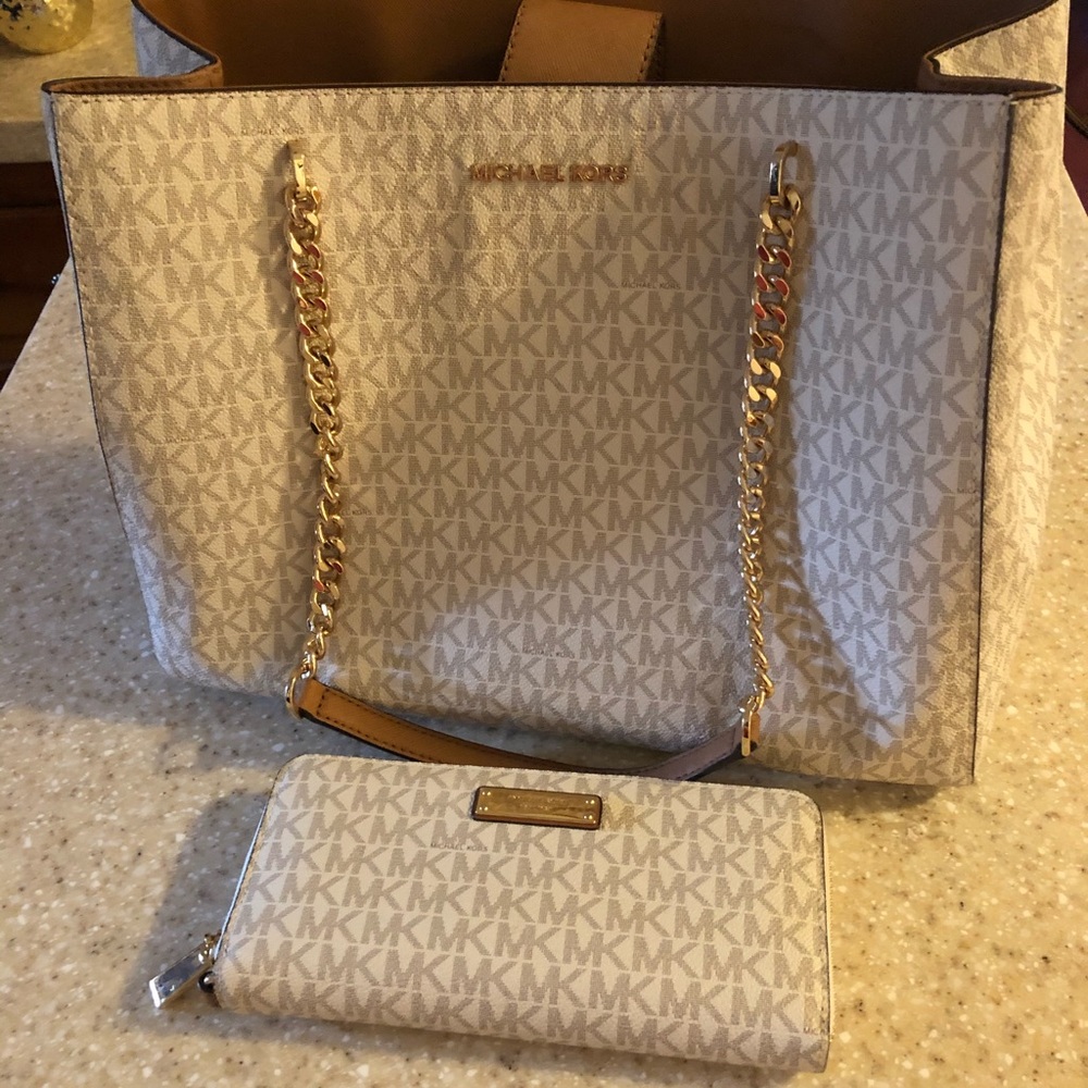 Purse and wallet
